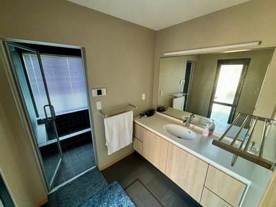 Modern Oceanfront House in Kamogawa with Private Beach Access — Image 3, Kamogawa, Chiba