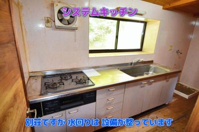 Log Cabin Style Villa in Gosen - 1,923m² Land with Mountain Views — Image 4, Gosen, Niigata