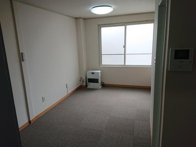 1R Apartment for Rent near Higashi-Sapporo Station, Sapporo - Thumbnail 3
