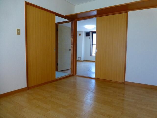 Renovated 2DK Apartment for Rent in Quiet Asahikawa, Hokkaido - Thumbnail 3