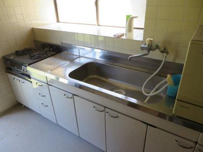 2-Story Traditional Home in Iwakuni - Hillside Location with Views — Image 3, Iwakuni, Yamaguchi