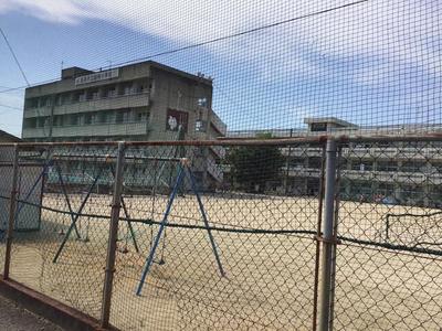 Spacious 5DK House in Saijo City, Ehime - 208m² Land — Image 2, Saijo, Ehime