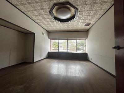 Spacious 5DK House in Kaga City with Large Land Plot — Image 1, Kaga, Ishikawa