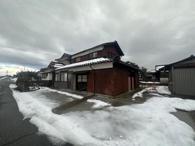 Spacious 5DK House in Kaga City with Large Land Plot — Image 1, Kaga, Ishikawa