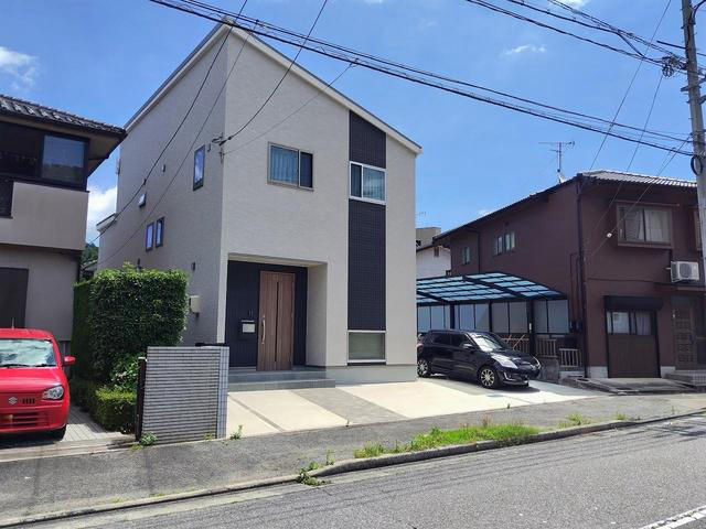 Spacious 4LDK House in Kure, Hiroshima - Thumbnail 2