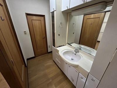 [Hatomark Site] 8LDK Used Detached House in Iriyamachi 3-chome, Kakamigahara City, Gifu Prefecture — Image 4, Kakamigahara, Gifu