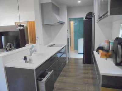 Spacious 5SLDK House in Tosa City with Solar Power System — Image 3, Tosa, Kochi