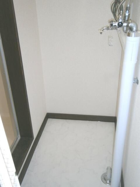 2LDK Apartment for Rent in Quiet Sapporo Neighborhood - Thumbnail 4
