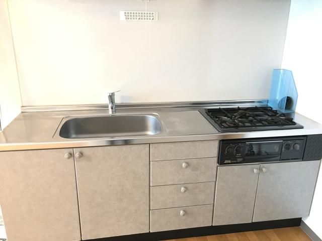 2LDK Maisonette Apartment for Rent in Takikawa, Hokkaido - Thumbnail 2