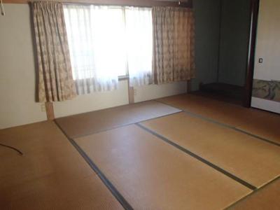 Spacious 5DK House in Gotsu, Shimane with 430㎡ Land — Image 4, Gotsu, Shimane