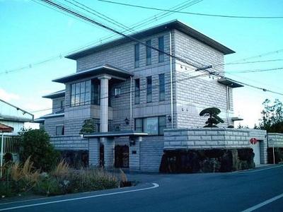 Spacious 12LDK House with Mountain Views in Yamatotakada, Nara — Image 1, Yamatotakada, Nara