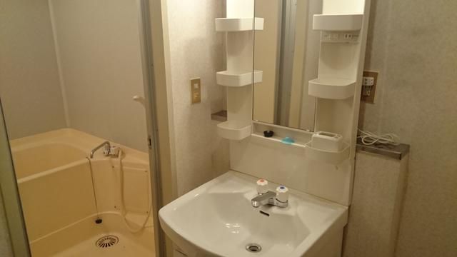 2LDK Apartment for Rent in Central Obihiro, Hokkaido - Thumbnail 2