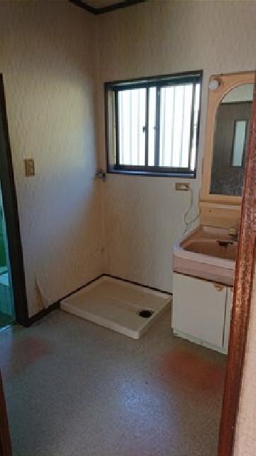 Traditional 3DK House in Kirishima - Quiet Residential Location — Image 3, Kirishima, Kagoshima