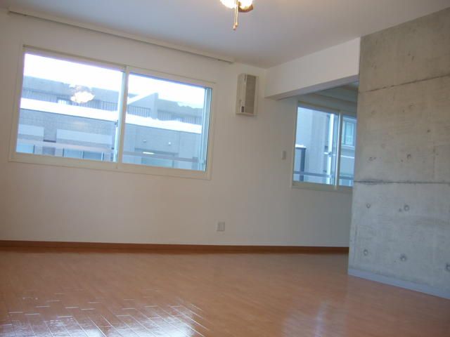 1LDK Rental Apartment in Central Sapporo near Nishi 18-chome Station - Thumbnail 3