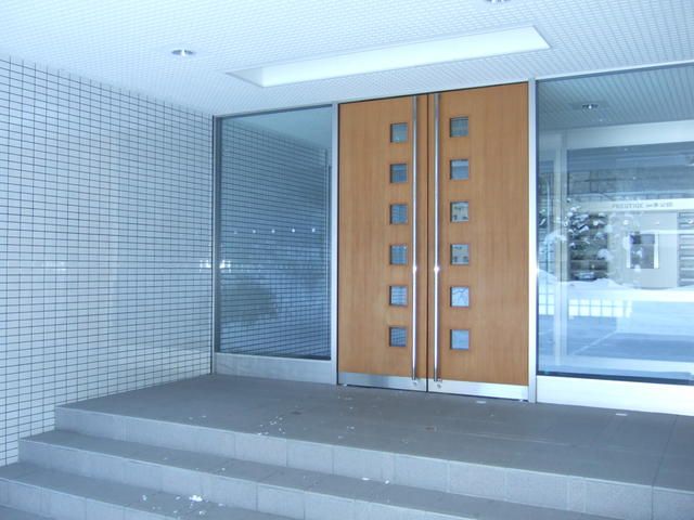 1LDK Rental Apartment in Central Sapporo near Nishi 18-chome Station - Thumbnail 2