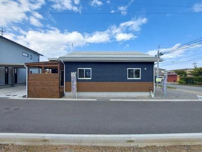 New Single-Story Home in Suzaka - 2DK with Wood Deck — Image 1, Suzaka, Nagano