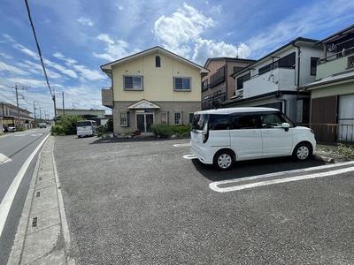 Mixed-Use Property for Sale in Moroyama - Shop and 2LDK Home — Image 1, Moroyama, Saitama