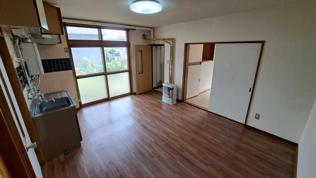 Pet-Friendly 2LDK Apartment for Rent in Takikawa, Hokkaido - Thumbnail 2