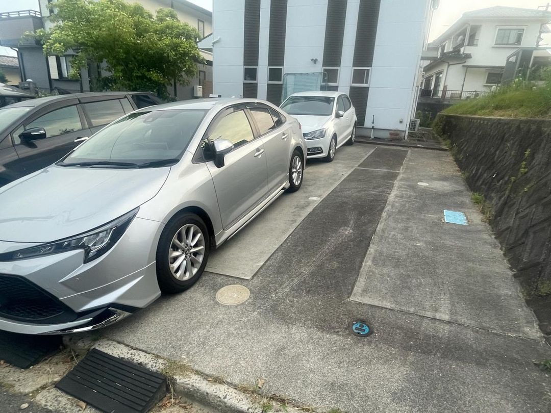 5LDK Detached House with Parking for 4 in Higashihiroshima - Thumbnail 2