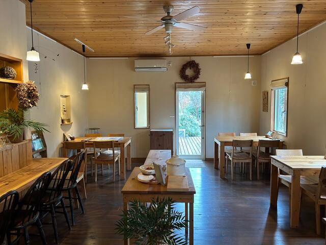 Spacious 5LDK house with 3,693㎡ land in Taketa City - Thumbnail 2