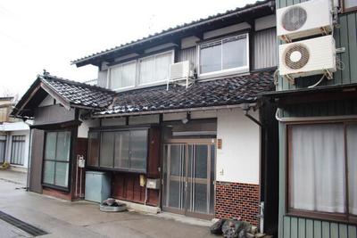 Spacious 8-Room Traditional House in Fukumitsu, Nanto City — Image 1, Nanto, Toyama