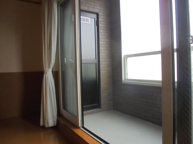 2LDK Apartment for Rent in Obihiro, Hokkaido - 70.2 sqm - Thumbnail 3