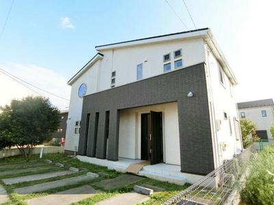 Luxurious 4LDK House with Lake Views in Abiko, Chiba — Image 1, Abiko, Chiba