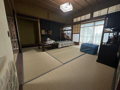Large 8DK House with 1,422m² Land in Yukuhashi, Fukuoka — Image 2, Yukuhashi, Fukuoka