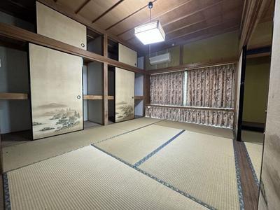 Large 8DK House with 1,422m² Land in Yukuhashi, Fukuoka — Image 3, Yukuhashi, Fukuoka