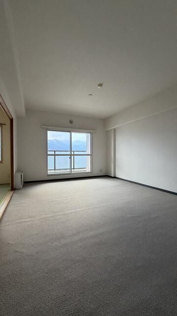 3LDK Sapporo Apartment for Rent in Teine-ku with Panoramic Views - Thumbnail 3