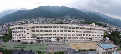 Spacious 5DK House in Hongo, Niihama - 355m² Plot — Image 2, Niihama, Ehime