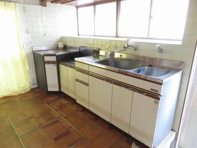 Spacious 5DK House in Hongo, Niihama - 355m² Plot — Image 4, Niihama, Ehime