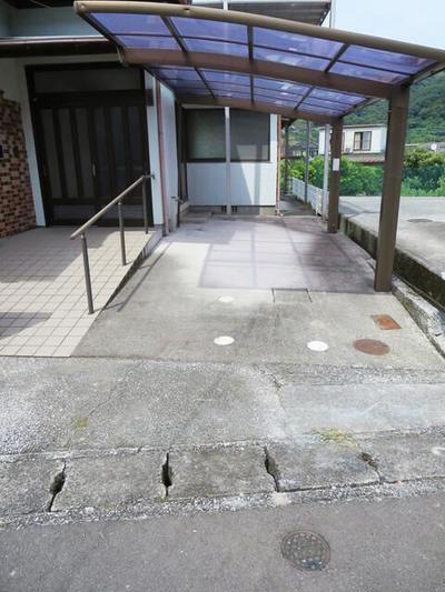 [Hatomark Site] 3LDK Used Detached House in Oaza Tsukumi, Tsukumi City, Oita Prefecture — Image 2, Tsukumi, Oita
