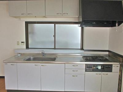 Spacious 5LDK House in Kure City - Corner Plot with Multi-Gen Living — Image 3, Kure, Hiroshima