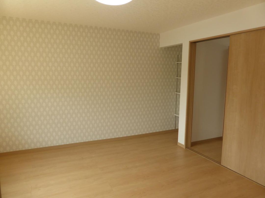 Renovated 2LDK Apartment for Rent in Obihiro, Hokkaido - Thumbnail 2