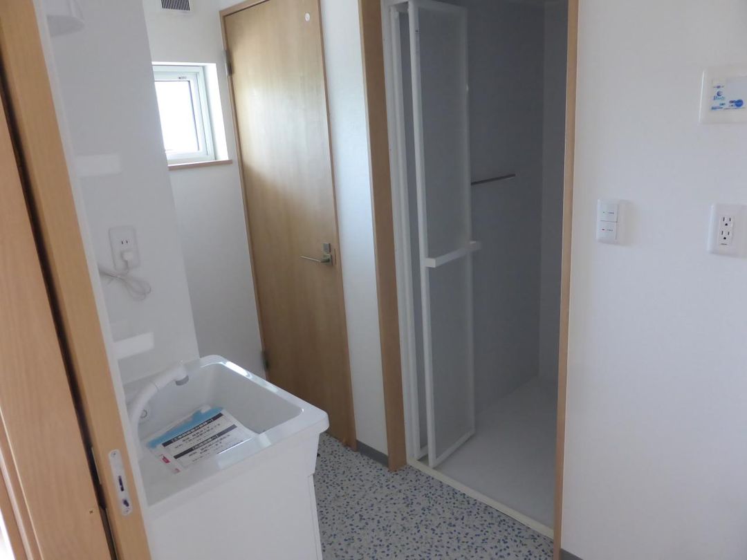 Renovated 2LDK Apartment for Rent in Obihiro, Hokkaido - Thumbnail 3