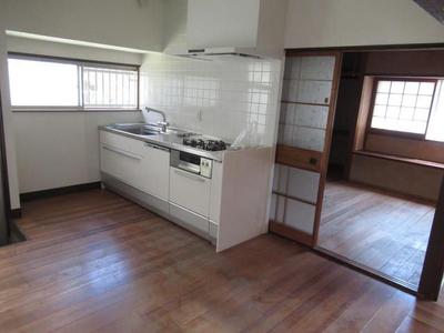 Traditional House For Sale in Kabe, Hiroshima - 4LDK with Parking — Image 2, Asakita, Hiroshima