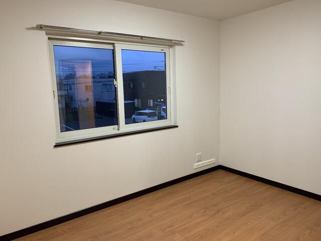2LDK Pet-Friendly Apartment for Rent in Takikawa, Hokkaido - Thumbnail 2