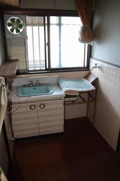 Spacious 5DK House in Onomichi with Well, Close to Daishinkai Stop — Image 2, Onomichi, Hiroshima