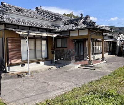 Traditional 6DK House in Kanoya with Large Land Plot — Image 1, Kanoya, Kagoshima