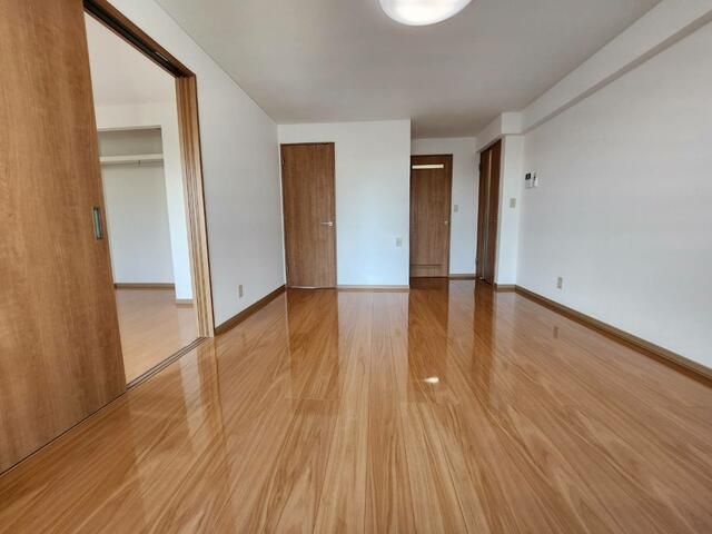 Renovated 2LDK Apartment for Rent in Takikawa, Hokkaido - Image 1