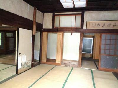 Historic 4LDK Farmhouse with 1,983sqm Land in Kamogawa — Image 3, Kamogawa, Chiba