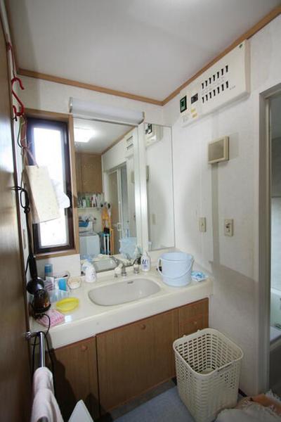 Spacious 5LDK House in Kisakata, Nikaho City - 140m² Living Space — Image 3, Nikaho, Akita