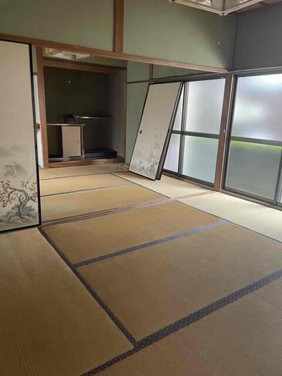 [Hatomark Site] Shinhai-ko, Saijo City, Ehime Prefecture, Shinhai-ko 2-story 5DK Used Detached House — Image 3, Saijo, Ehime