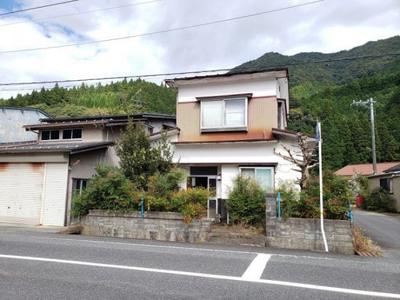 Traditional 4DK House in Chizu, Tottori - Mountain Views, Corner Plot — House, Chizu, Tottori