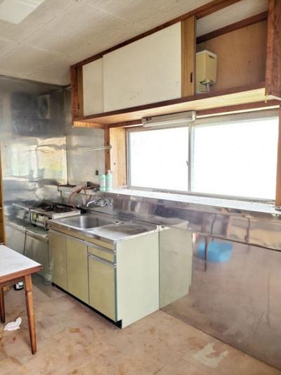 Traditional 4DK House in Chizu, Tottori - Mountain Views, Corner Plot — Kitchen, Chizu, Tottori