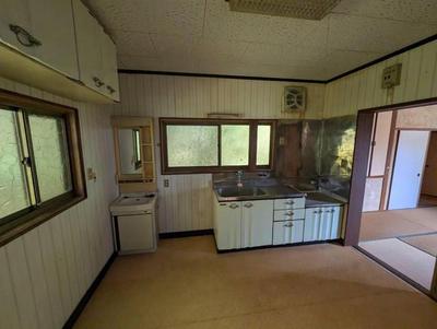 Traditional 4DK House in Etajima City - 137m² on Large Plot — Image 1, Etajima, Hiroshima
