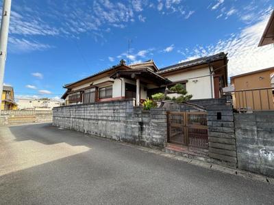 Spacious 4DK House in Arao City with Large Corner Lot — Image 1, Arao, Kumamoto