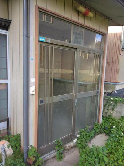 Traditional 4K House in Gonohe, Aomori - 92m² Plot with Parking — Front_door, Gonohe, Aomori