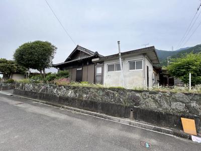 Spacious 7DK House in Shikokuchuo City - 766m² Corner Plot — Image 1, Shikokuchuo, Ehime